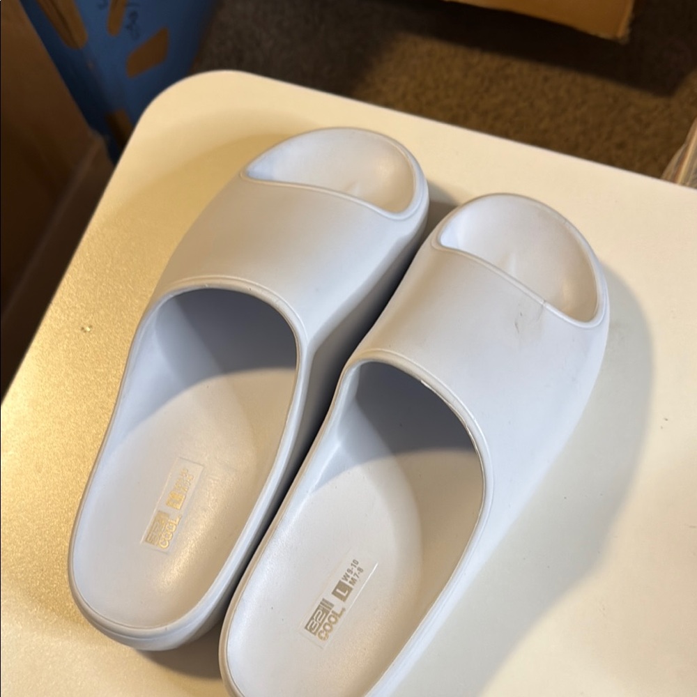 Light blue Slide Sandals W 9-10 M 7-8